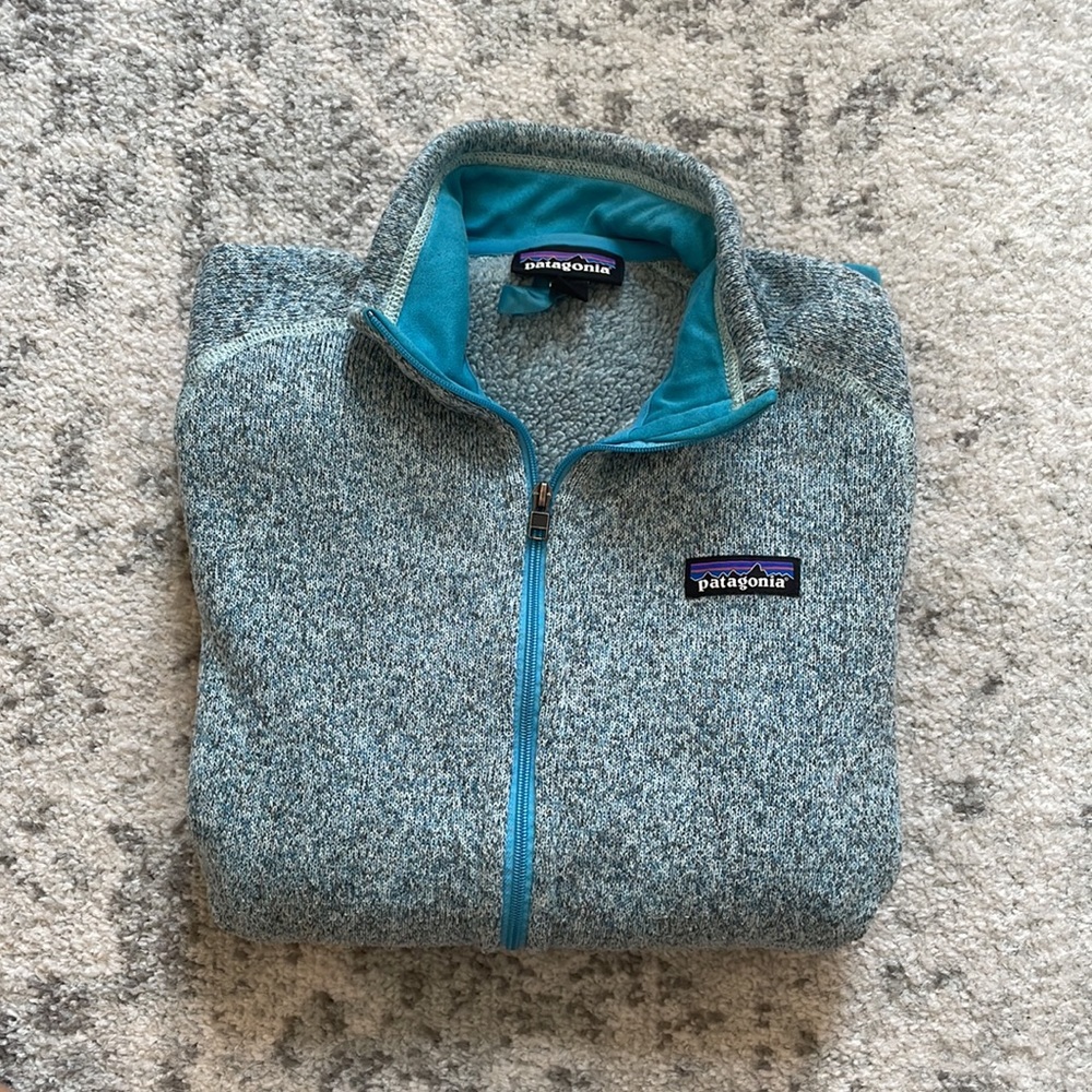 Patagonia Women’s Blue Zip Up Fleece Sweater